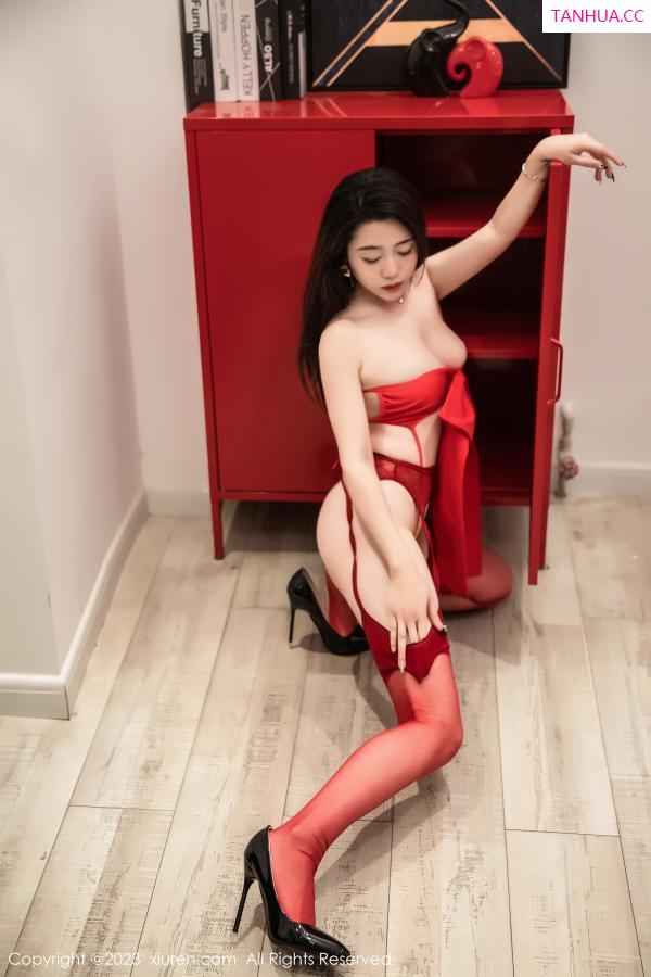   [XiuRen]高清写真图 2023.02.09 No.6238 严利娅Yuliya 丝袜美腿第46张图片